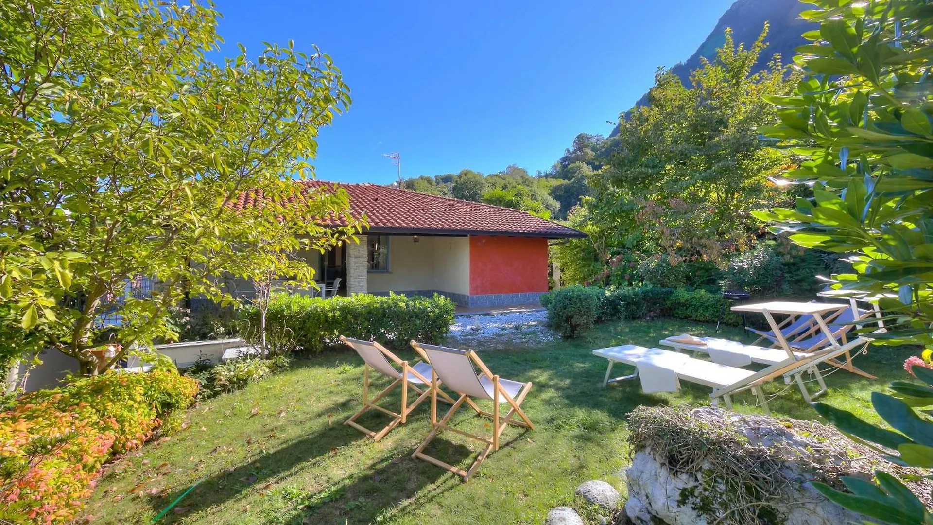 Villa Casa Francesca Garden And View - Happy Rentals Castelveccana